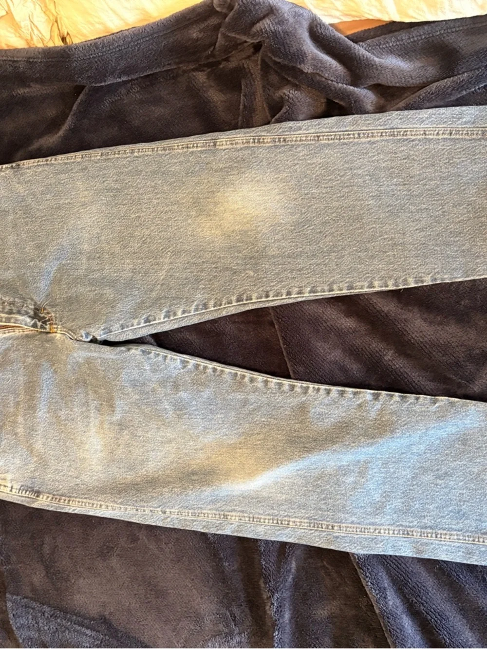 Wrangler Men's Classic Blue Relaxed Fit Jeans - Picture 2 of 7